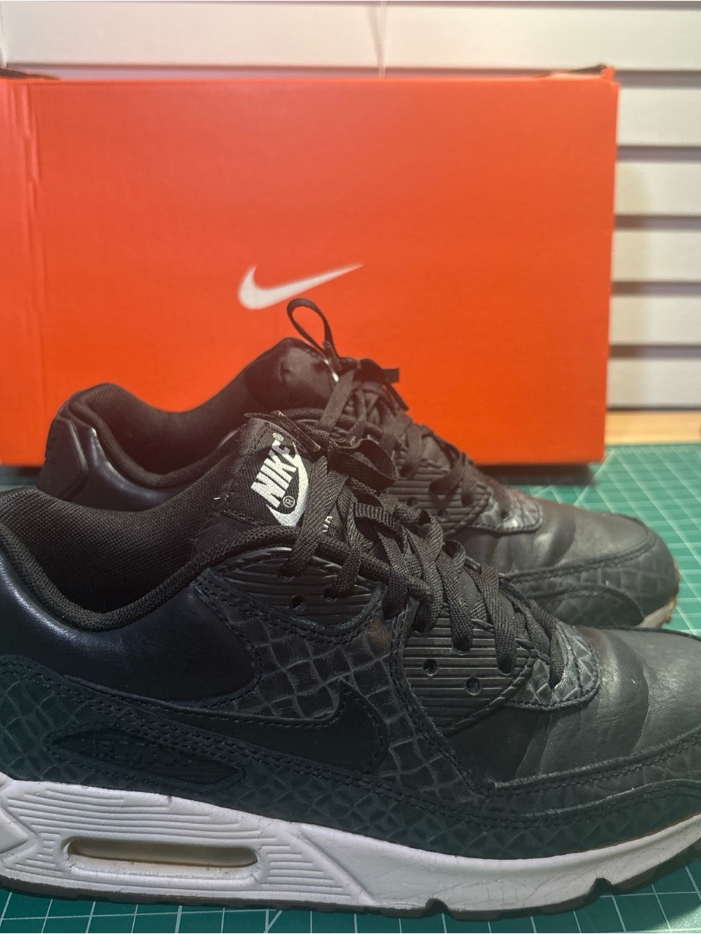 Nike Air Max 90 Premium Black Sail Gum Women’s 7.5 Lifestyle Sneakers